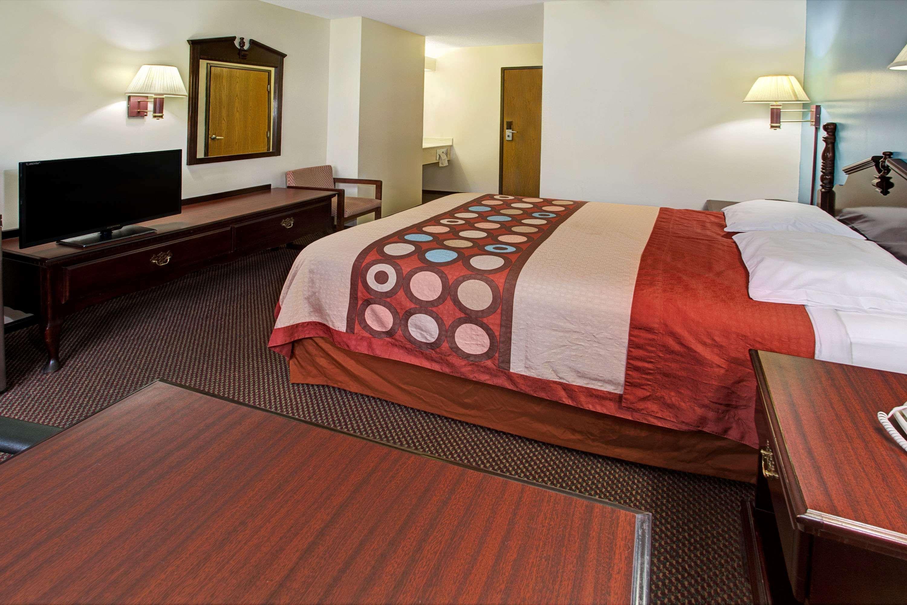 Super 8 By Wyndham Heath/Newark Hotell Eksteriør bilde